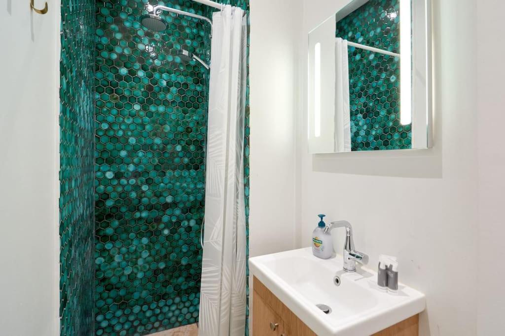 Spacious 3 Bedroom Manor Flat Next To Tivoli Kopenhaga Zewnętrze zdjęcie
