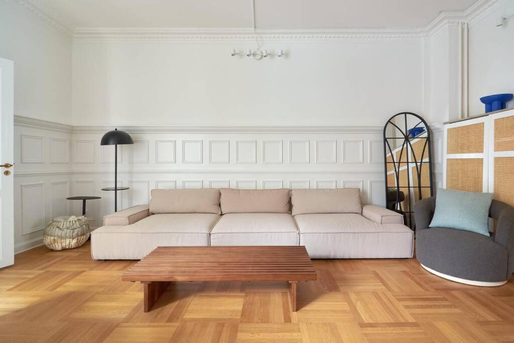 Spacious 3 Bedroom Manor Flat Next To Tivoli Kopenhaga Zewnętrze zdjęcie
