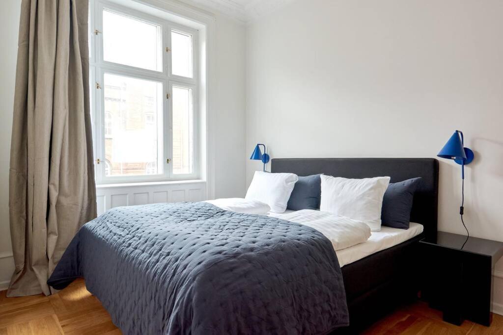 Spacious 3 Bedroom Manor Flat Next To Tivoli Kopenhaga Zewnętrze zdjęcie