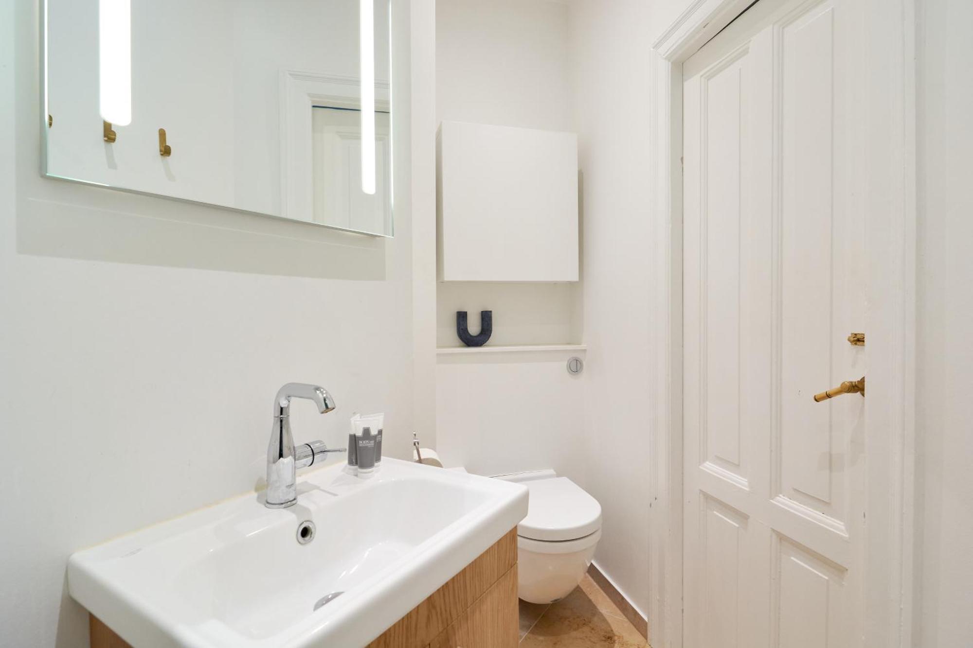 Spacious 3 Bedroom Manor Flat Next To Tivoli Kopenhaga Zewnętrze zdjęcie